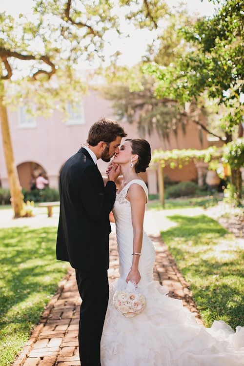 classic and romantic vintage wedding in historic Florida, photos by top Florida wedding photographers La Dolce Vita | junebugweddings.com classic and romantic vintage wedding in historic Florida, photos by top Florida wedding photographers La Dolce Vita | junebugweddings.com