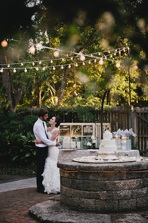classic and romantic vintage wedding in historic Florida, photos by top Florida wedding photographers La Dolce Vita | junebugweddings.com classic and romantic vintage wedding in historic Florida, photos by top Florida wedding photographers La Dolce Vita | junebugweddings.com