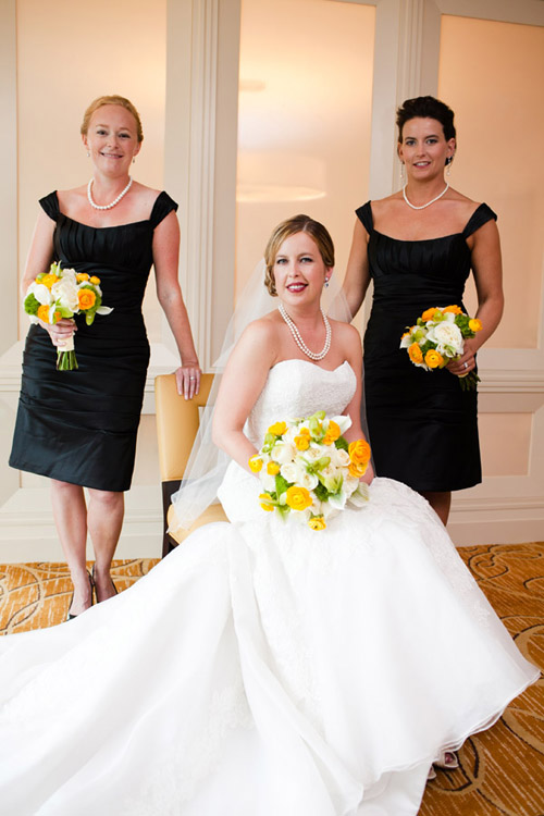 modern wedding with bright yellow details, photo by The Popes