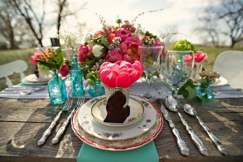 Coral and Turquoise Wedding Decor, Photo by Summer Jean Photography via Junebug Weddings