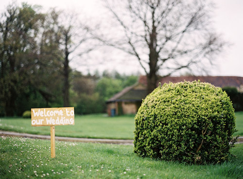 Pretty English Country Barn Wedding Junebug Weddings 