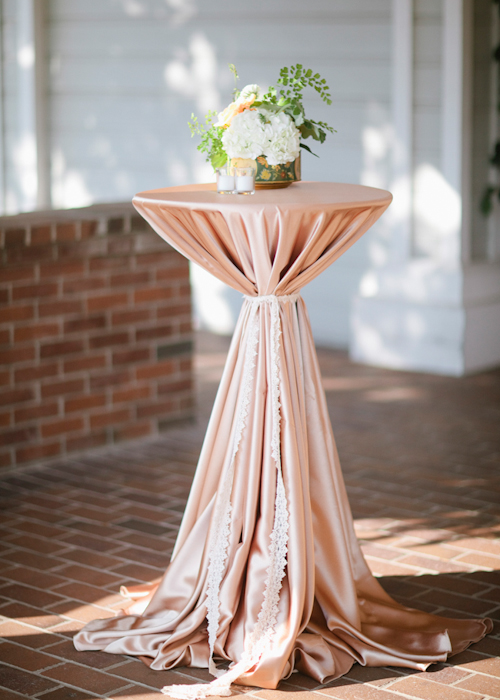 Sparkly peach, apricot, and white wedding at Carmel Mountain Ranch Country Club - photos by Joielala Photographie | junebugweddings.com