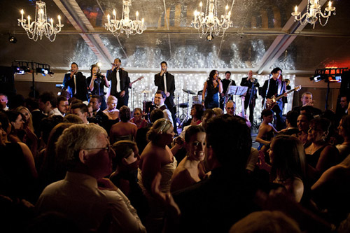 tropical candlelight wedding in Miami at Vizcaya Museum and Garden, photos by Maloman Photograhper tropical candlelight wedding in Miami at Vizcaya Museum and Garden, photos by Maloman Photograhpers