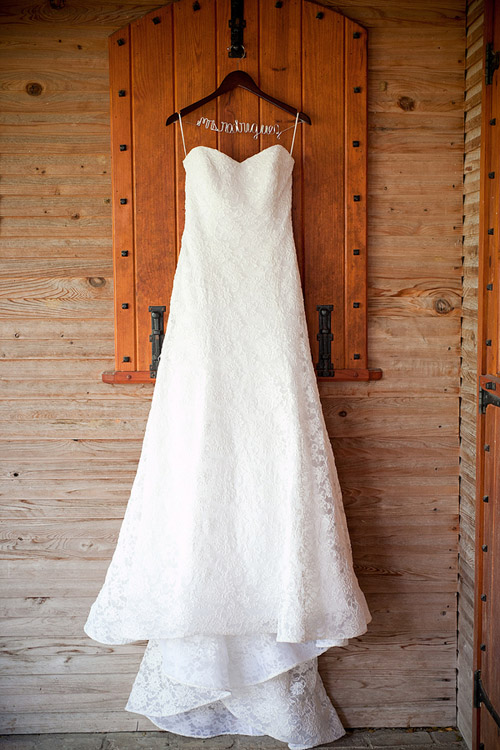 Beautiful Wedding Dress - photo by Captured Photography by Jenny | Junebug Weddings