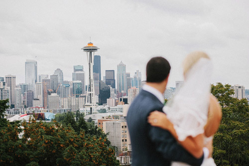 Colorful modern Seattle wedding, photos by Benj Haisch | Junebug Weddings