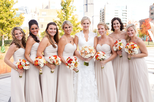 Downtown Chicago wedding at Loft on Lake - photos by Becky Brown Photography | junebugweddings.com