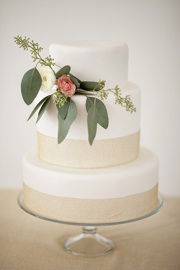 fun destination wedding at Casa China Blanca in Puerto Vallerta, Mexico - photo by Elizabeth Lloyd and Dave Getzschman | via junebugweddings.com