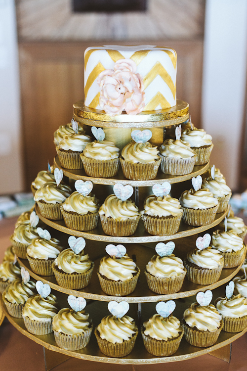 gold, vintage inspired wedding at OZ Nashville with photos by Ulmer Studios | junebugweddings.com gold, vintage inspired wedding at OZ Nashville with photos by Ulmer Studios | junebugweddings.com