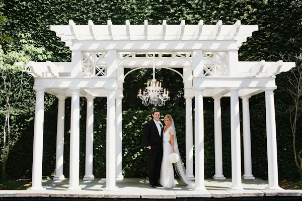 wedding at The William Aiken House in Charleston, South Carolina with photos by Paige Winn Photo | via junebugweddings.com