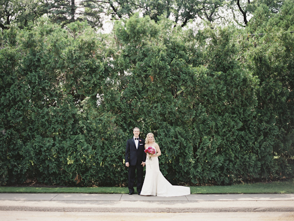 navy and pink nautical wedding at White Bear Yacht Club, Minnesota, photos by Geneoh Photography