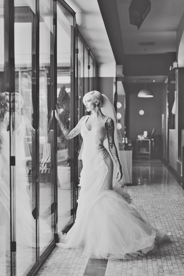 fierce bridal style inspiration shoot from Andrea Eppolito Events with photos by Adam Trujillo | via junebugweddings.com (5)