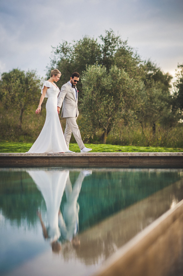 picturesque elopement in Tuscany with photography by Roberto Panciatici | via junebugweddings.com (24)