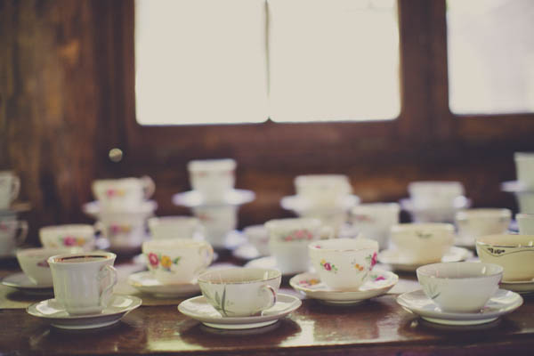 wedding reception with mismatched china