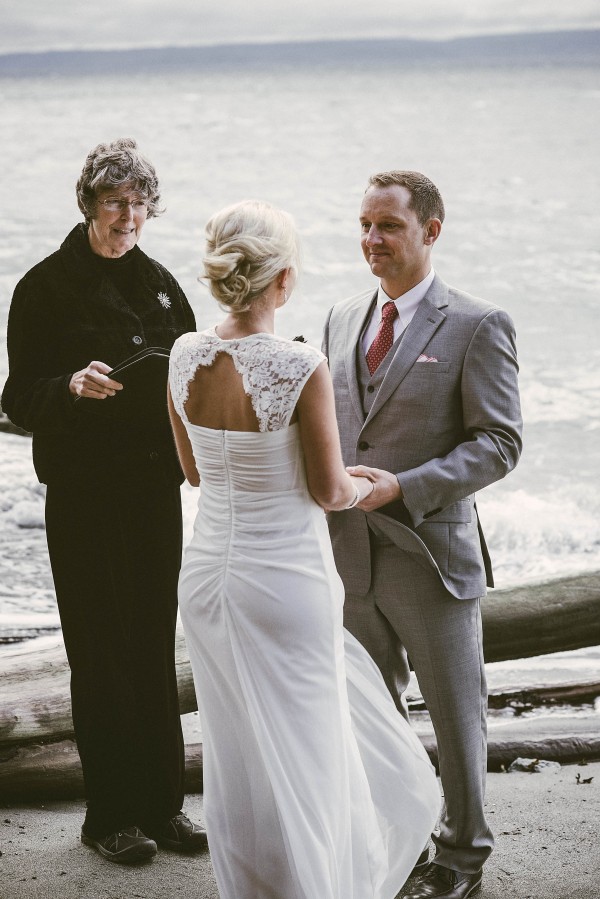 Waterfront-Wedding-at-South-Whidbey-State-Park (13 of 28)