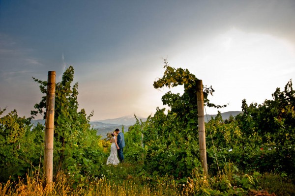 Farm-Inspired-Wedding-Gorge-Crest-Vineyards-MoscaStudio (17 of 25)