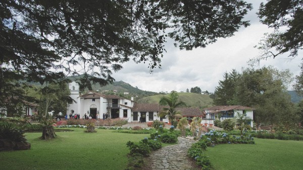 Timeless-Romantic-Colombian-Wedding-Maloman-Studios (3 of 26)