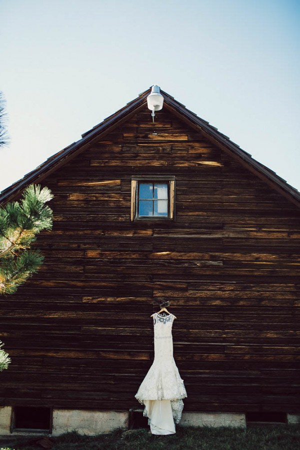 Lovely-Natural-Wedding-at-Spruce-Mountain-Ranch (4 of 40)