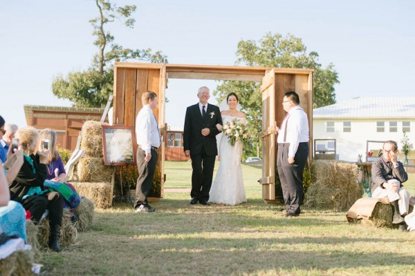 Peach-and-Mint-Wedding-at-Heifer-Ranch (23 of 41)