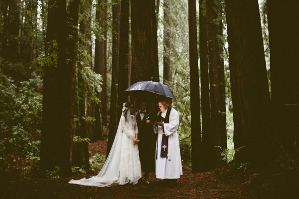Rainy-Forest-Wedding-at-Stones-and-Flowers-Retreat-Andria-Lindquist (27 of 34)
