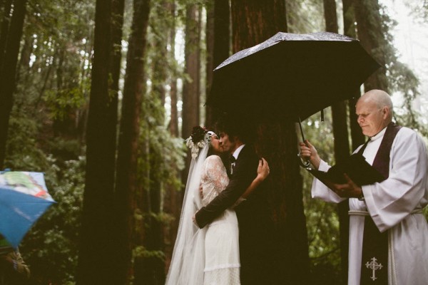 Rainy-Forest-Wedding-at-Stones-and-Flowers-Retreat-Andria-Lindquist (28 of 34)