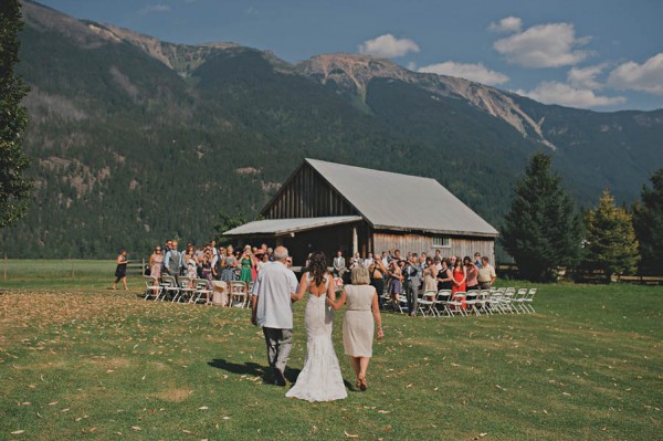 Rustic-Canadian-Wedding-Van-Loon-Farms-Jennifer-Armstrong-Photography (5 of 24)