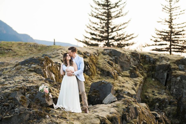 Romantic-Columbia-Gorge-Wedding-Inspiration-Angela-Shae (22 of 24)