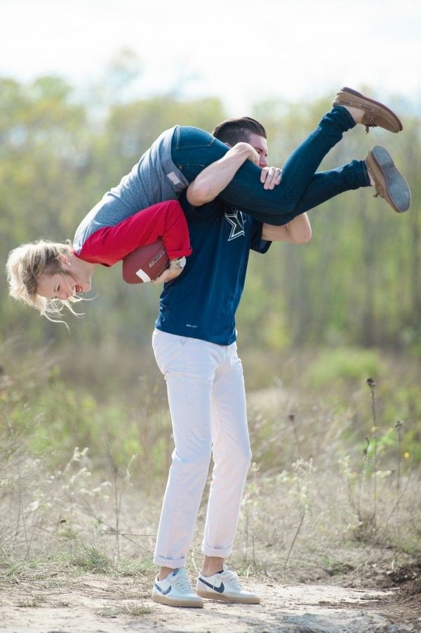 engagement pic outfit ideas