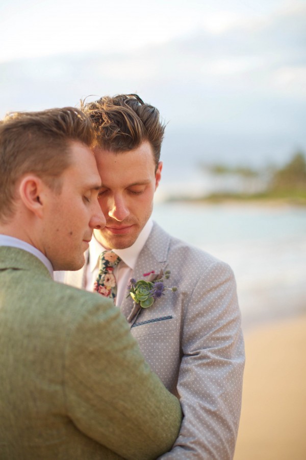 Family-Style-Wedding-on-the-Beach-at-Andaz-Maui-Anna-Kim-Photography-455