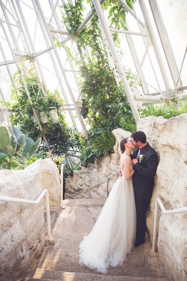 Intimate-Houston-Museum-of-Natural-Science-Wedding-Ama-Photography-and-Cinema-044