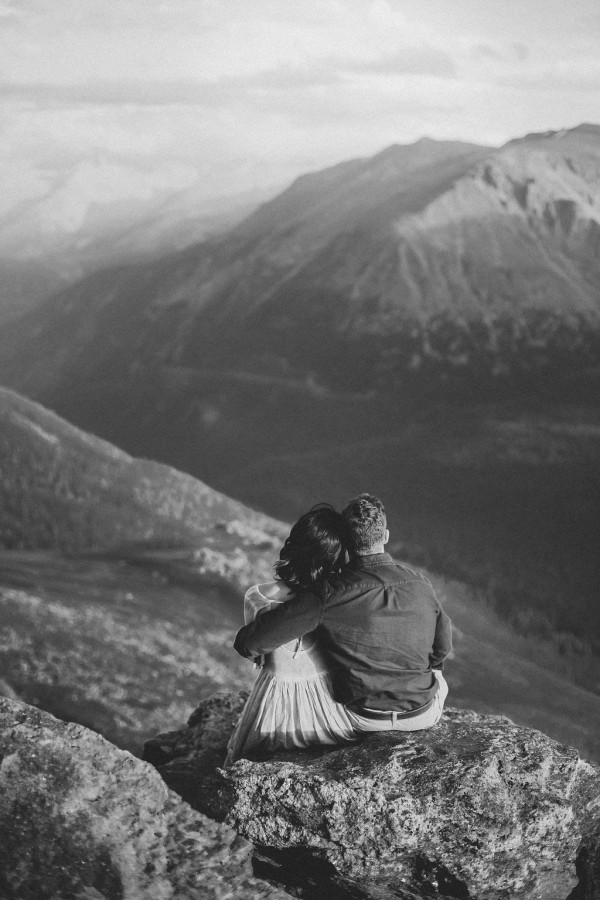 Thrilling-Rocky-Mountain-National-Park-Engagement-Photos-Boris-Zaretsky-Photography-2