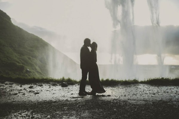 Intimate-Natural-Couple-Portraits-in-Iceland-Charis-Rowland-Photography-11