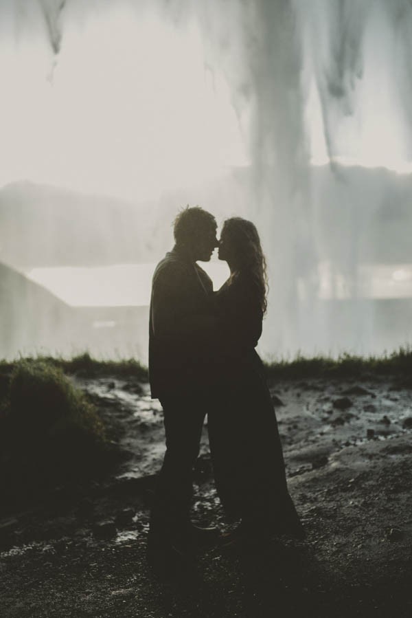 Intimate-Natural-Couple-Portraits-in-Iceland-Charis-Rowland-Photography-5