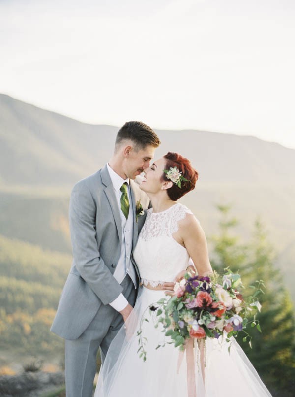 Pacific-Northwest-Wedding-Inspiration-at-Rattlesnake-Ledge-Sweet-Pea-Events-083