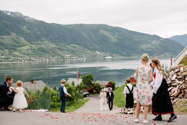 Traditional-Barn-Wedding-in-Norway-Damien-Milan-Photography--15