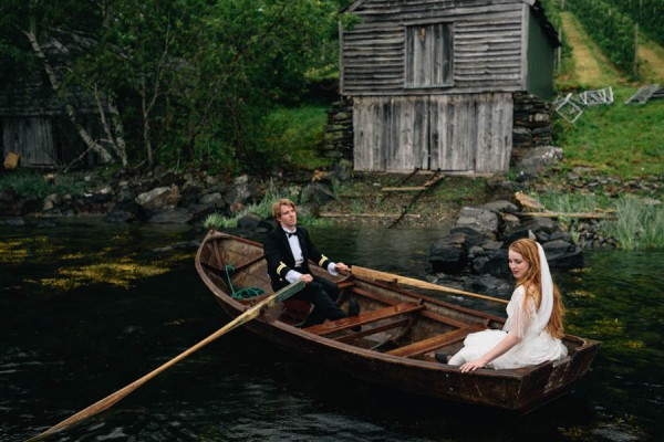 Traditional-Barn-Wedding-in-Norway-Damien-Milan-Photography--25