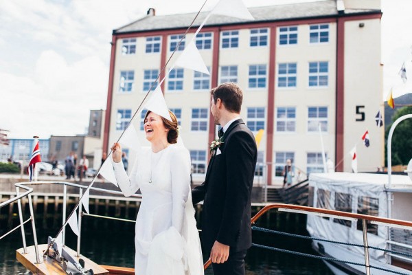 Black-and-White-Nordic-Wedding-at-Devold-Fabrikken (15 of 35)