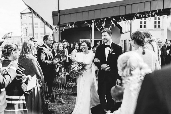 Black-and-White-Nordic-Wedding-at-Devold-Fabrikken (17 of 35)