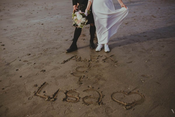 Bohemian-Seaside-Scottish-Wedding-at-St-Salvators-Chapel-Anna-Urban-0646