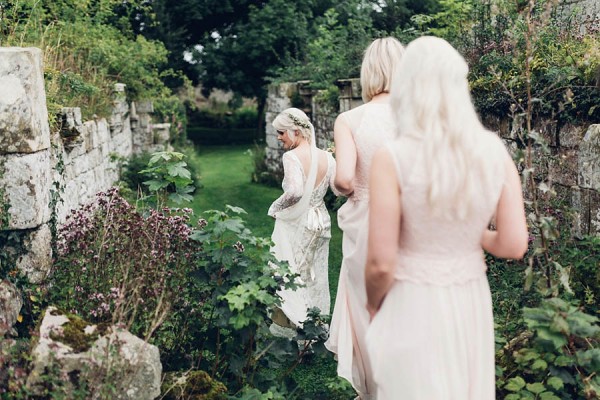 Boho-Yorkshire-Wedding-at-Jervaulx-Abbey-Miss-Gen-Photography-014