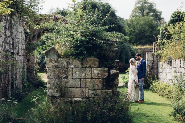 Boho-Yorkshire-Wedding-at-Jervaulx-Abbey-Miss-Gen-Photography-018