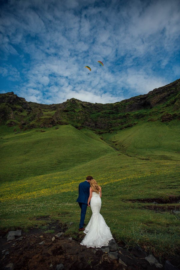 Boldly-Romantic-Icelandic-Elopement-in-the-Fjaorargljufur-Canyon-Nicole-Ashley-Photography-14