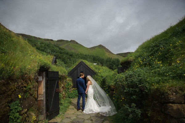 Boldly-Romantic-Icelandic-Elopement-in-the-Fjaorargljufur-Canyon-Nicole-Ashley-Photography-2