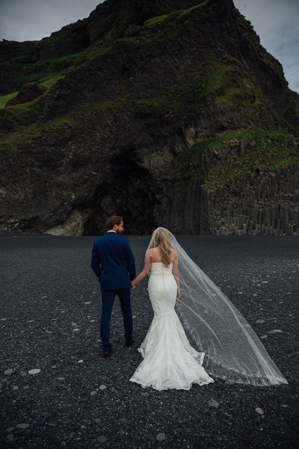 Boldly-Romantic-Icelandic-Elopement-in-the-Fjaorargljufur-Canyon-Nicole-Ashley-Photography-4
