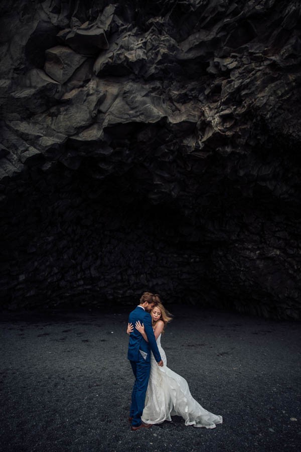 Boldly-Romantic-Icelandic-Elopement-in-the-Fjaorargljufur-Canyon-Nicole-Ashley-Photography-8