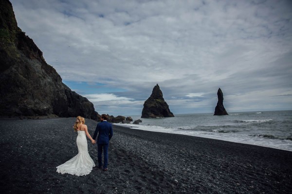 Boldly-Romantic-Icelandic-Elopement-in-the-Fjaorargljufur-Canyon-Nicole-Ashley-Photography-9