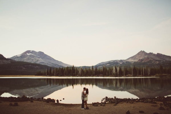 Mountain-Backdrop-Engagement-Photos-at-Sparks-Lake-Natalie-Puls-Photography-24