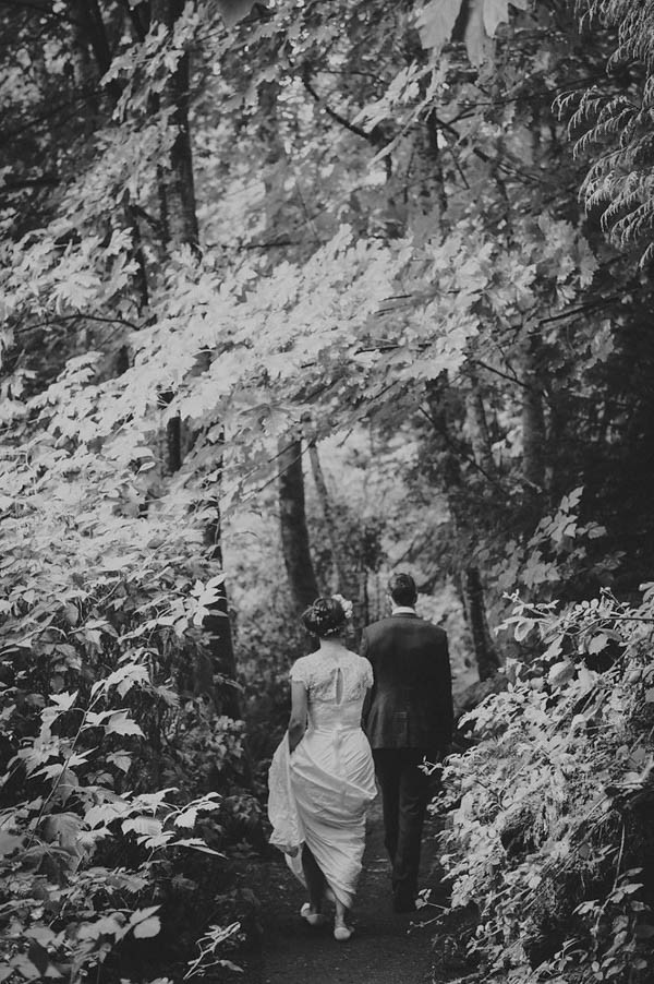 Sentimental-Vancouver-Island-Wedding-at-The-Dolphins-Resort-Jennifer-Armstrong-Photography-16