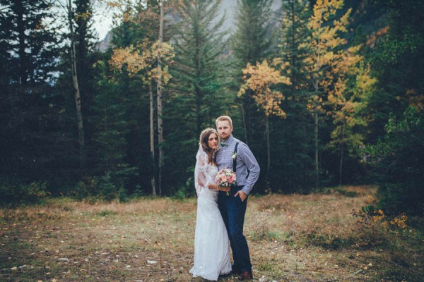 Stunning-Banff-Elopement-in-the-Tunnel-Mountain-Reservoir-Tricia-Victoria-Photography-27