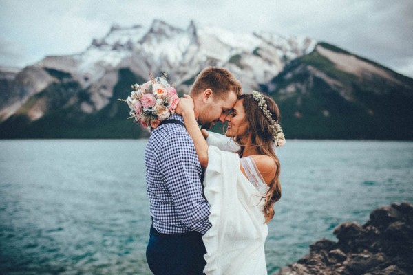 Stunning-Banff-Elopement-in-the-Tunnel-Mountain-Reservoir-Tricia-Victoria-Photography-37