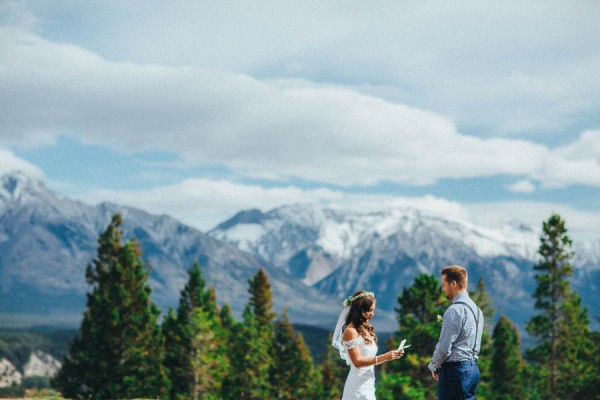 Stunning-Banff-Elopement-in-the-Tunnel-Mountain-Reservoir-Tricia-Victoria-Photography-8